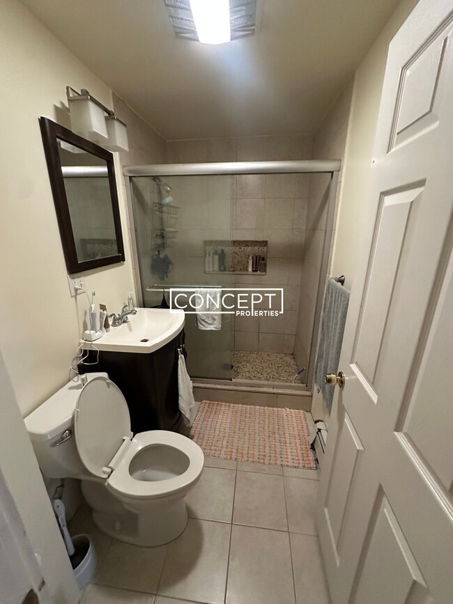 Building Photo - 44A Hillside St. Unit 1