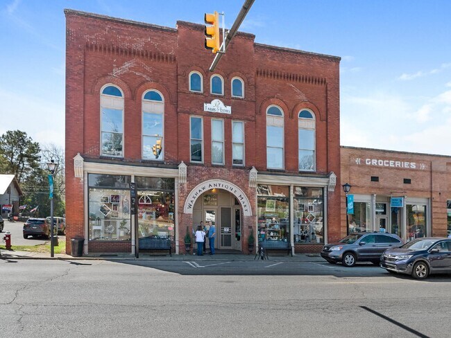 Building Photo - Cutters Spring-Providence Park!