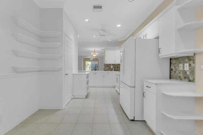 Building Photo - 10664 Royal Caribbean Cir