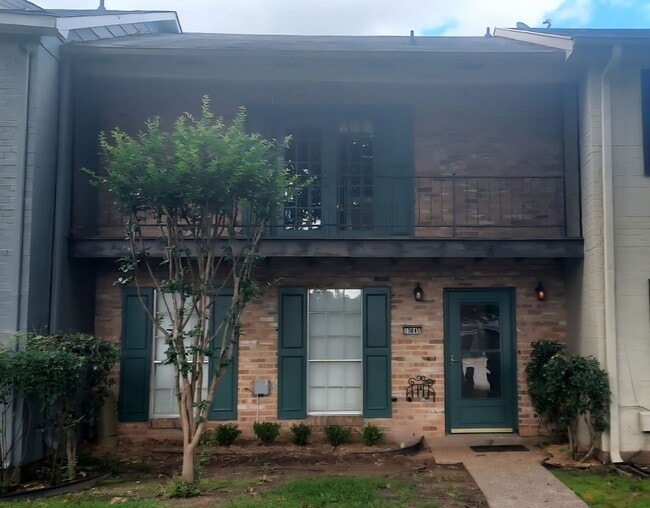 Primary Photo - Village Green Townhome