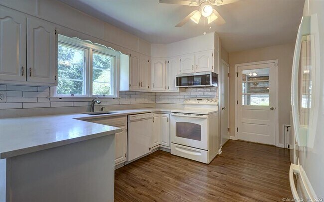 Building Photo - 32 Koger Rd