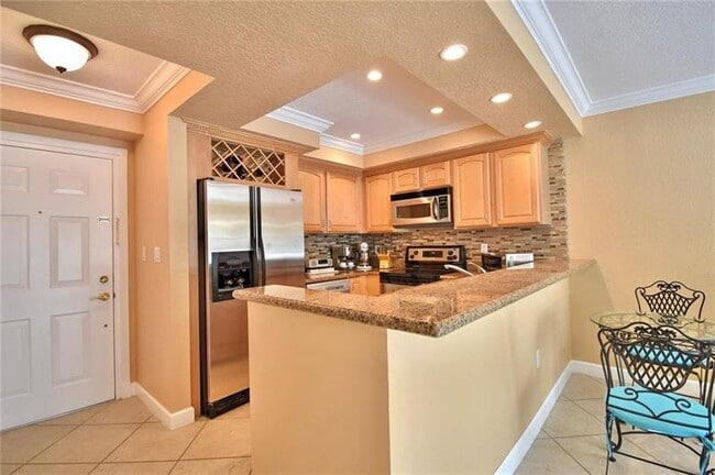 Building Photo - 151 NE 16th Ave