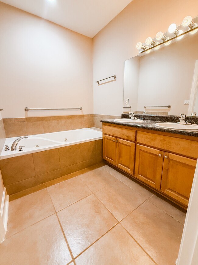 Building Photo - 201 Mallard Pond Cir