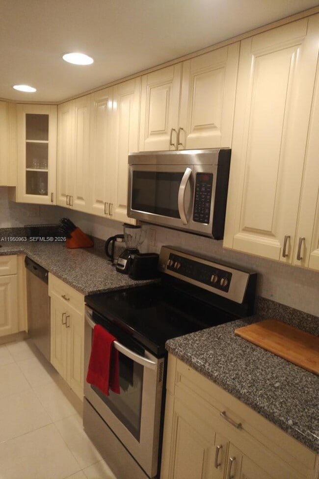 Building Photo - 500 Three Islands Boulevard