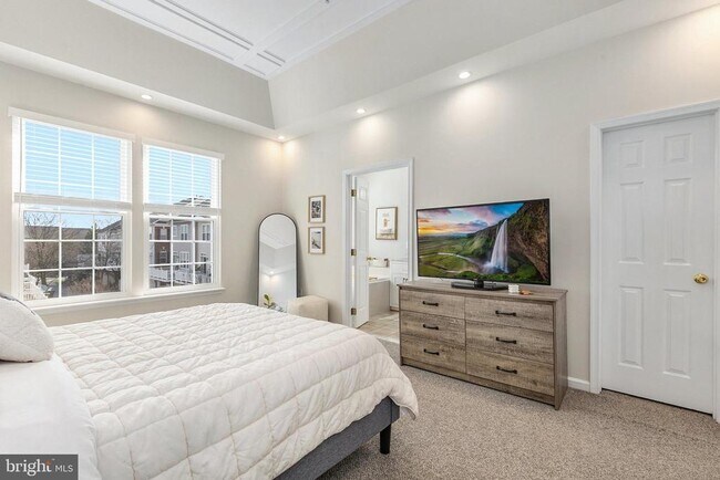 Building Photo - 709 Gaither Rd