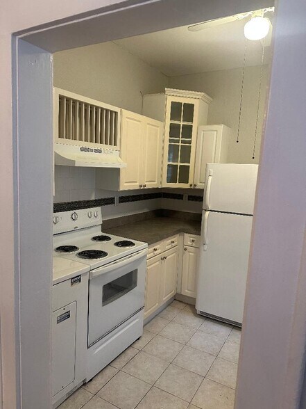 Building Photo - 2830 Herschel St