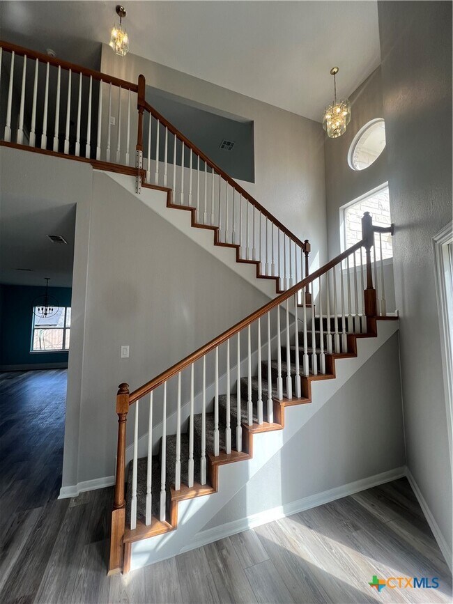 Building Photo - 5899 Denmans Loop