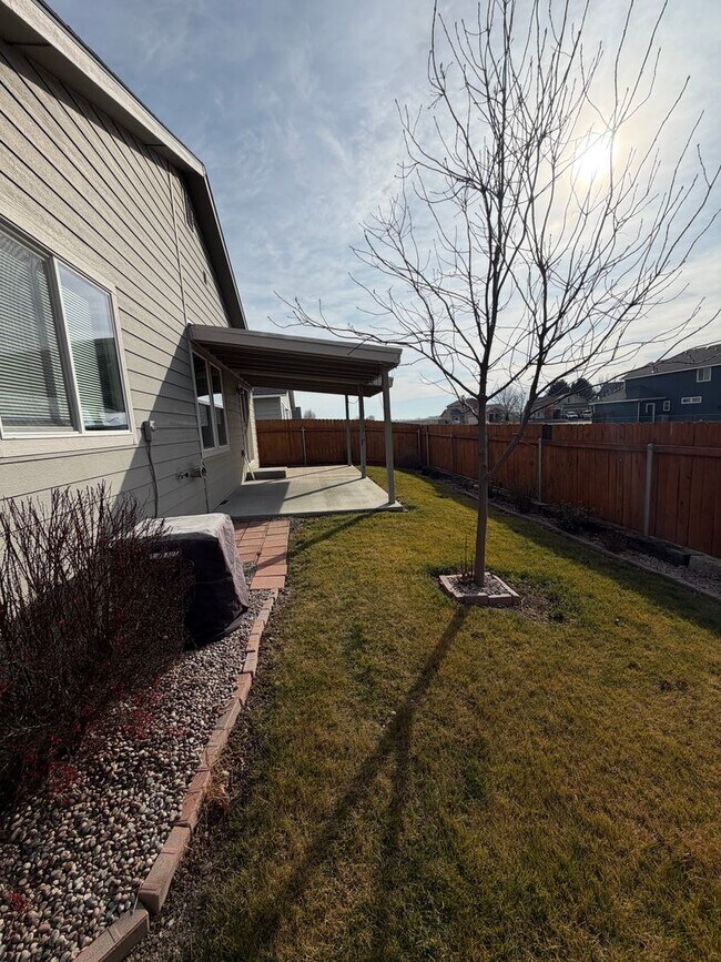 Building Photo - Beautiful 3 bed 2 bath home with flex room in Nampa just off Ustic and Middleton