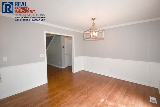 Building Photo - Amazing 4 bd 3 bath home! Fenced-in yard, Attached garage and Bonus room, washer & dryer included!