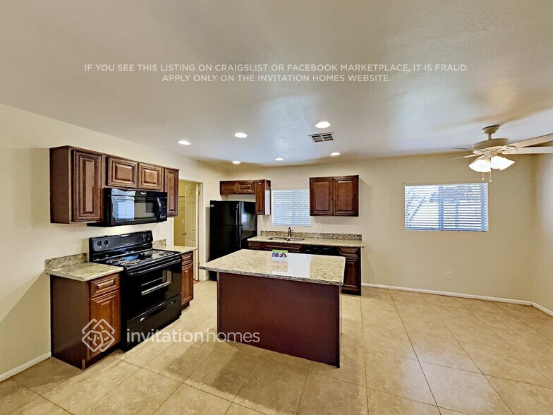 Building Photo - 1354 W Pecos Ave