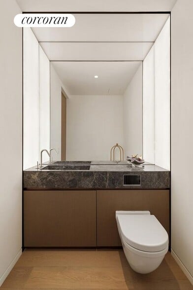 Building Photo - 100 E 53rd St