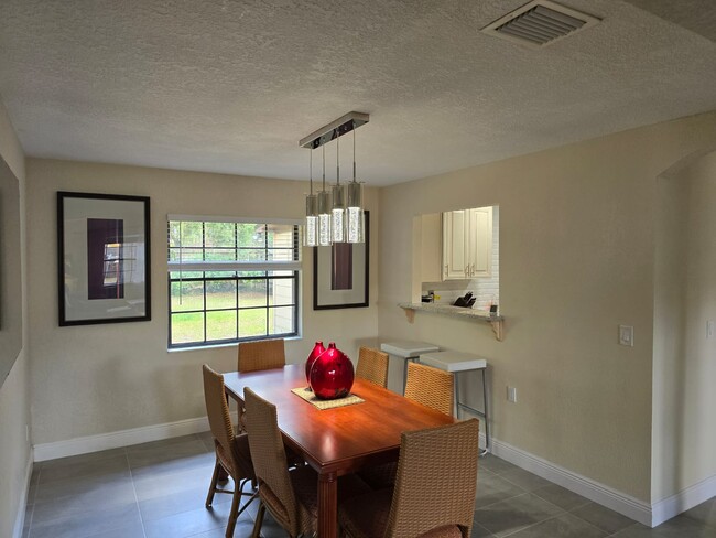 Building Photo - 3071 Simpson Rd