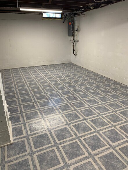 Building Photo - 1915 N Alvin St