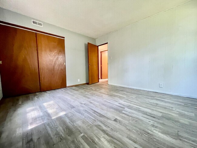 Building Photo - 1701 Ohio St