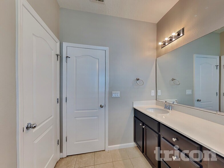 Building Photo - 164 Bloomfield Wy