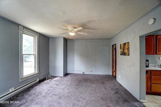 Building Photo - 535 E 5th St