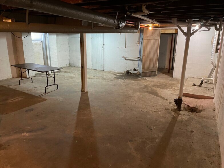 Building Photo - 2116 Wayne Ave