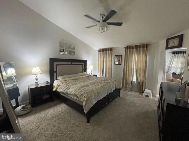 Building Photo - 7879 River Rock Way