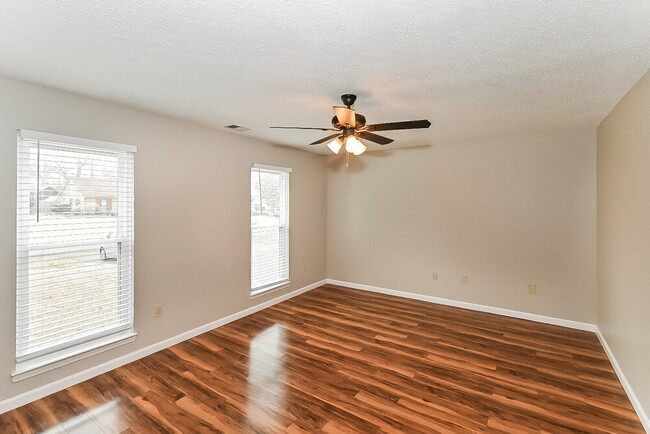 Building Photo - 2780 White Oak Dr