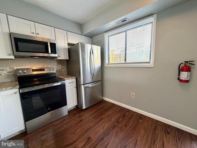 Building Photo - 33 Georgetown Rd