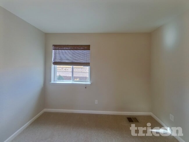 Building Photo - 7360 Blue Water Dr