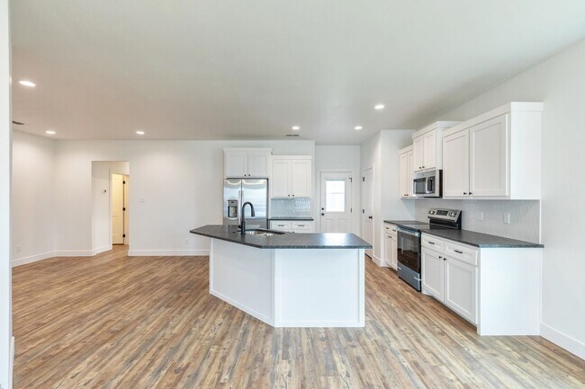 Building Photo - 8001 Sawdust Trl