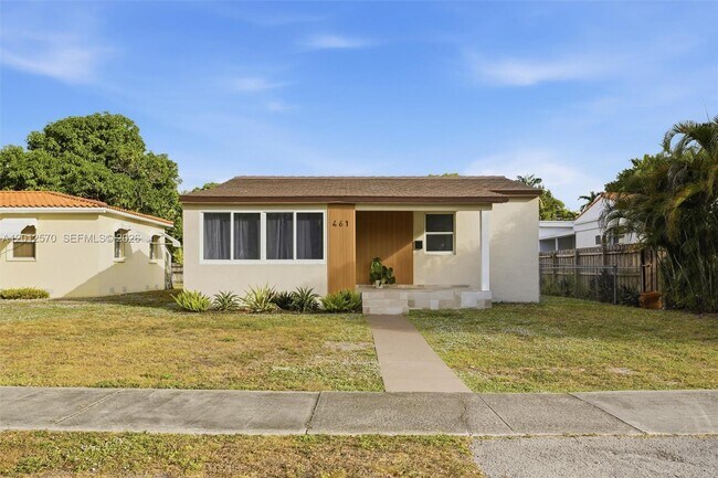 Building Photo - 461 Plover Ave