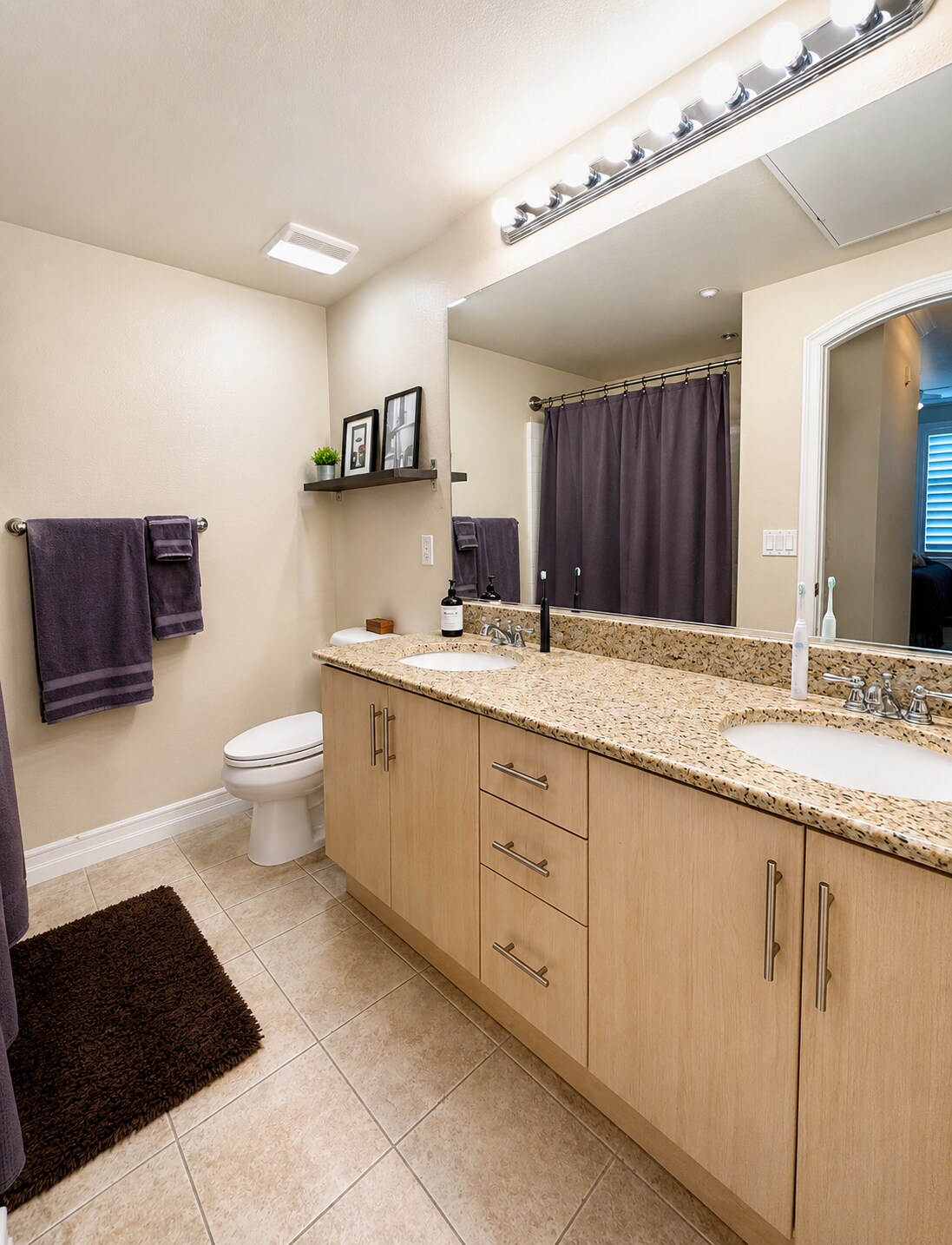 Bathroom bedroom 1 - 1225 Island Ave