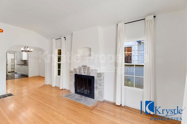 Building Photo - 1616 Fern Pl