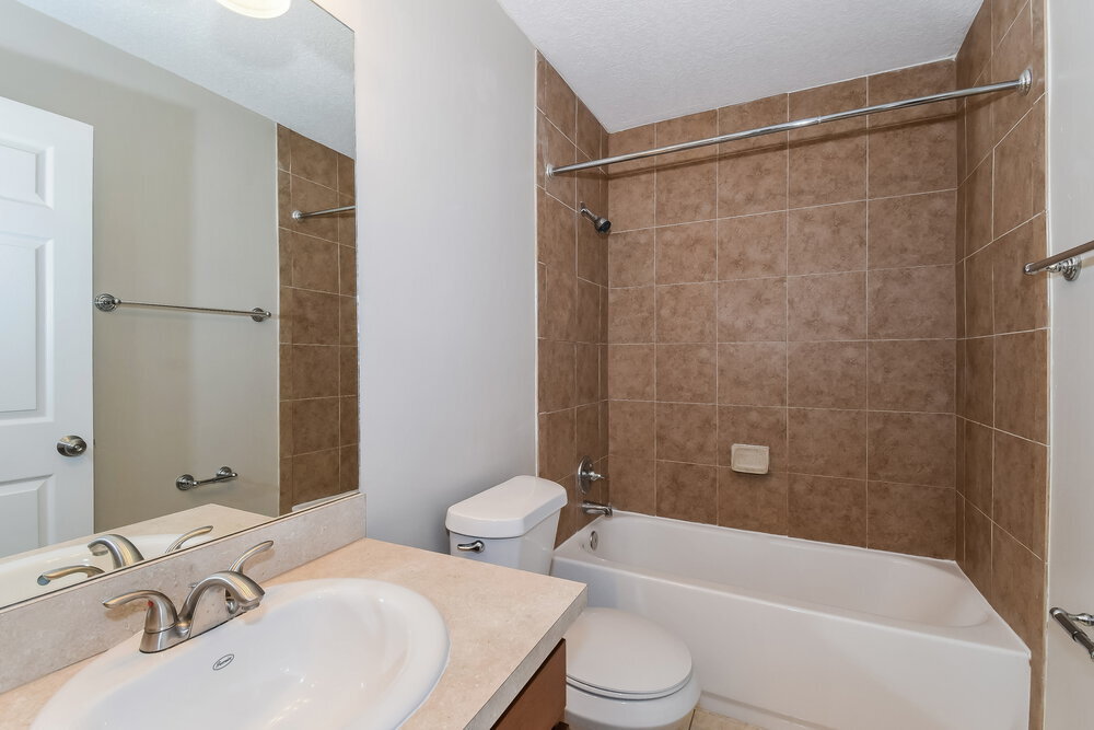 Building Photo - 9060 Castle Rock Dr