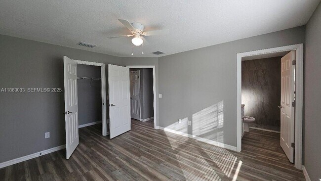 Building Photo - 4868 SW 131st Pl