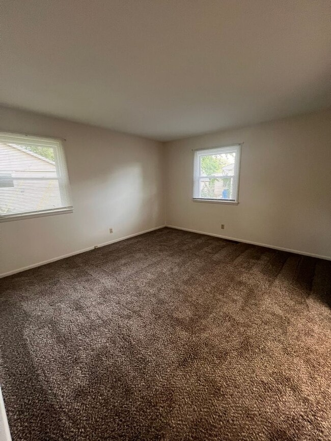 Building Photo - Cozy 3 BR Home in Convenient Location