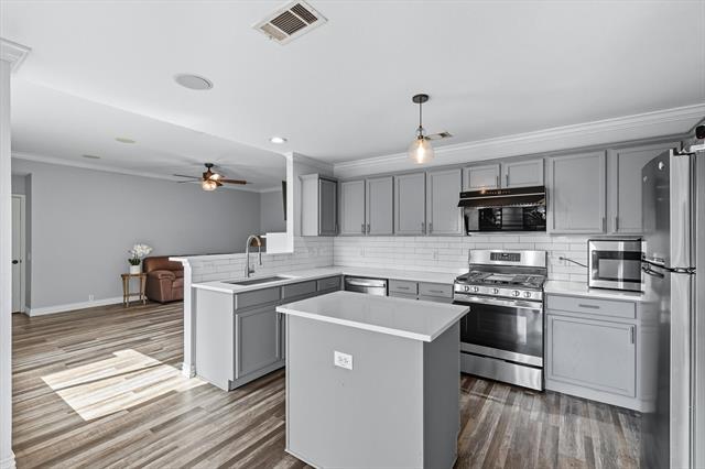 Building Photo - 3103 Creekwood Dr