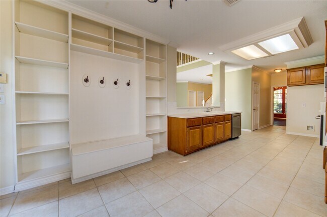 Building Photo - 1807 Garden Terrace Dr