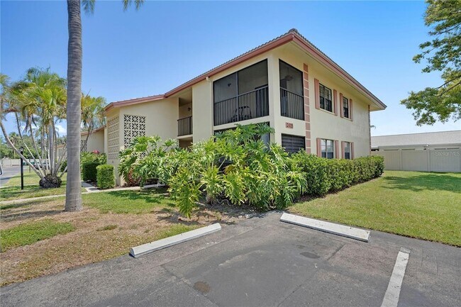 Building Photo - 2415 Bayshore Gardens Pkwy