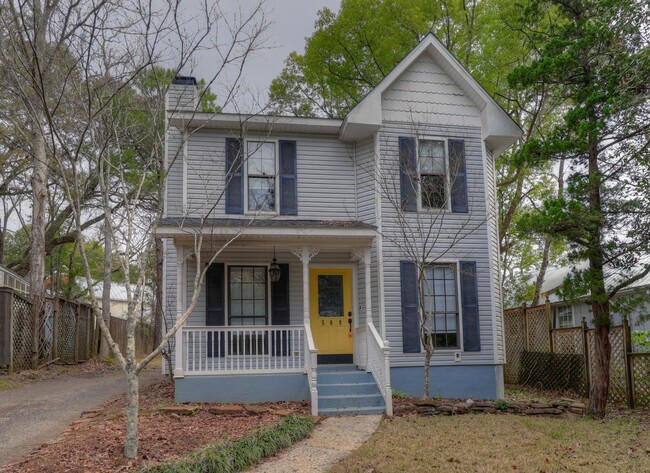 Primary Photo - Victorian in Downtown Fairhope