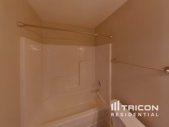 Building Photo - 820 Chickamauga Dr