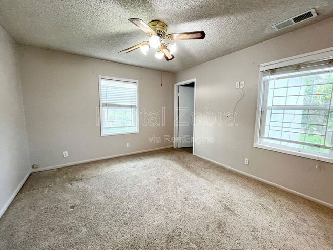 Building Photo - 11986 E Harvey Pettit Rd