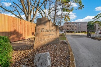 Building Photo - 2211 S Braeswood Blvd
