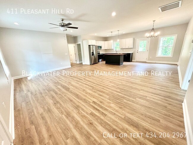 Building Photo - BRAND NEW Three Bedroom Home in Campbell C...