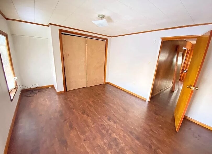 Building Photo - 606 Cypress Ave