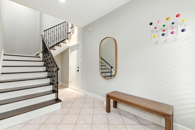 Building Photo - 1317 Bomar St