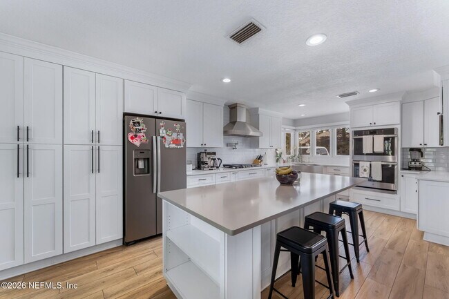 Building Photo - 4340 Blue Heron Dr