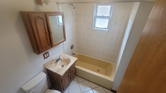 Building Photo - 2977 N Lawndale Ave