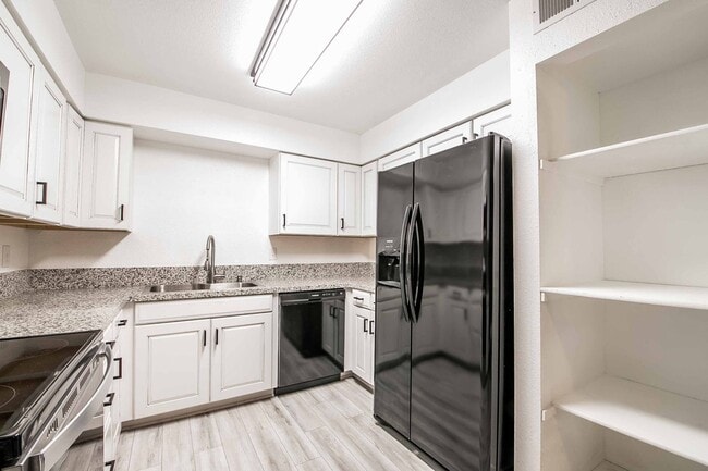 Building Photo - 3151 N Soaring Gulls Dr