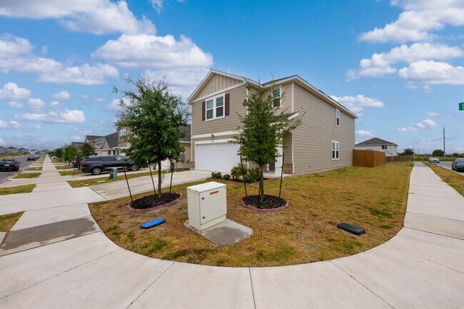 Building Photo - 200 Gemsbok Rd