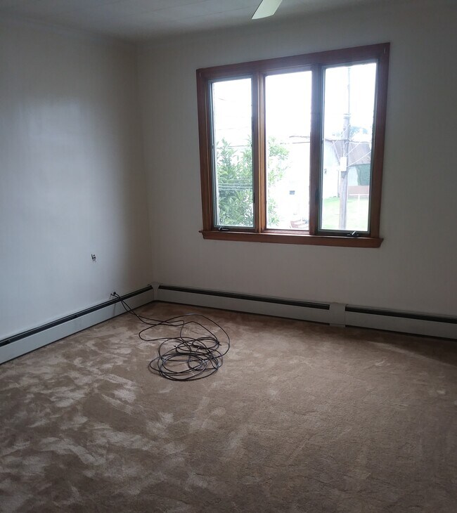 BEDROOM - 511 Hickory St
