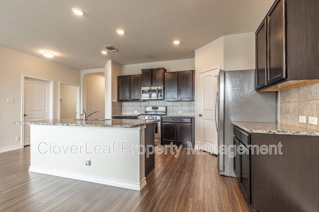Building Photo - 512 Swift Move