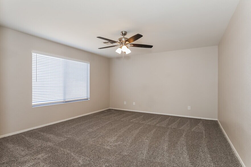 Building Photo - 14338 N 129th Ave