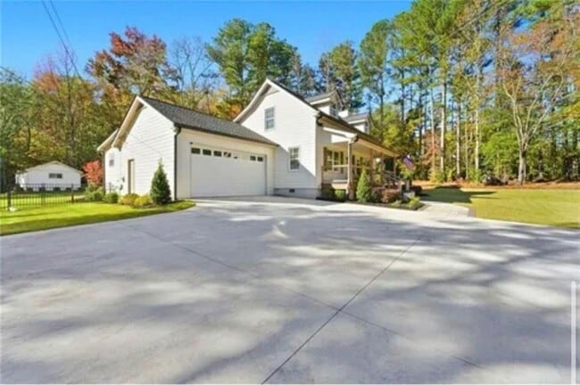 Building Photo - 5006 Suwanee Dam Rd